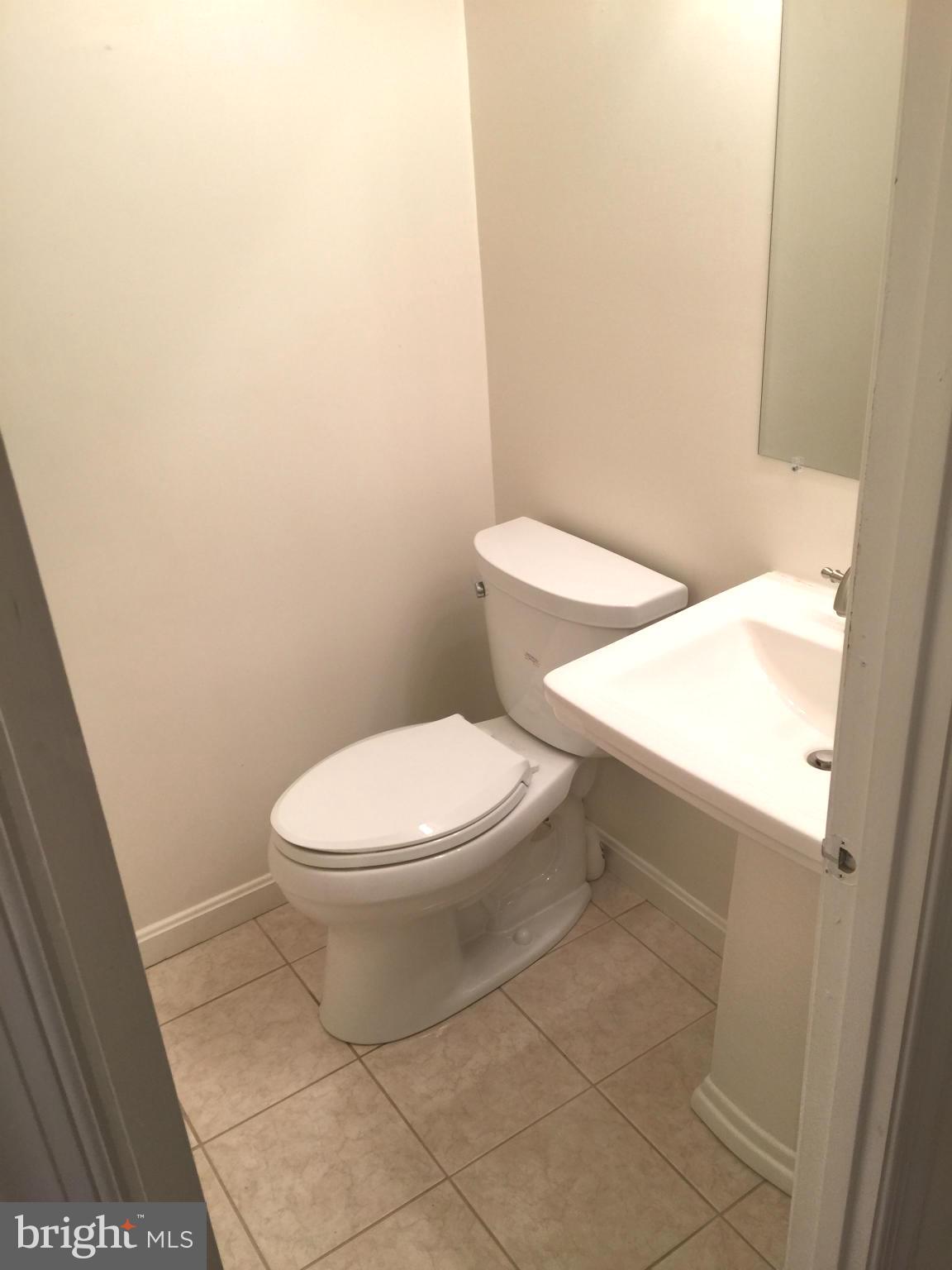 QUINCE ORCHARD KNOLLS - Residential Lease