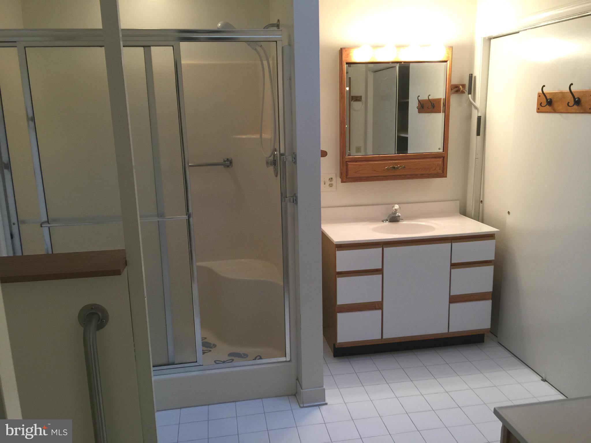 QUINCE ORCHARD KNOLLS - Residential Lease