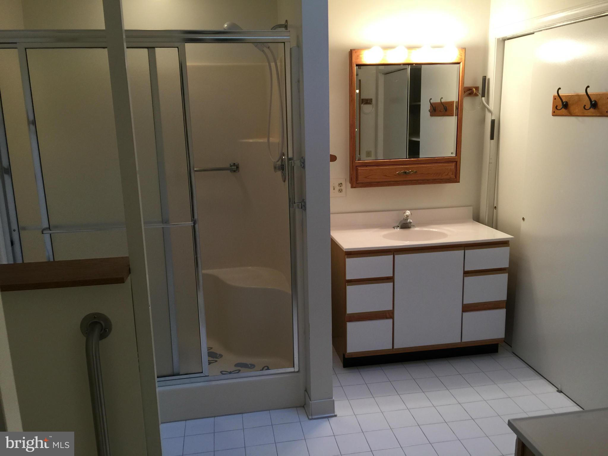 QUINCE ORCHARD KNOLLS - Residential Lease