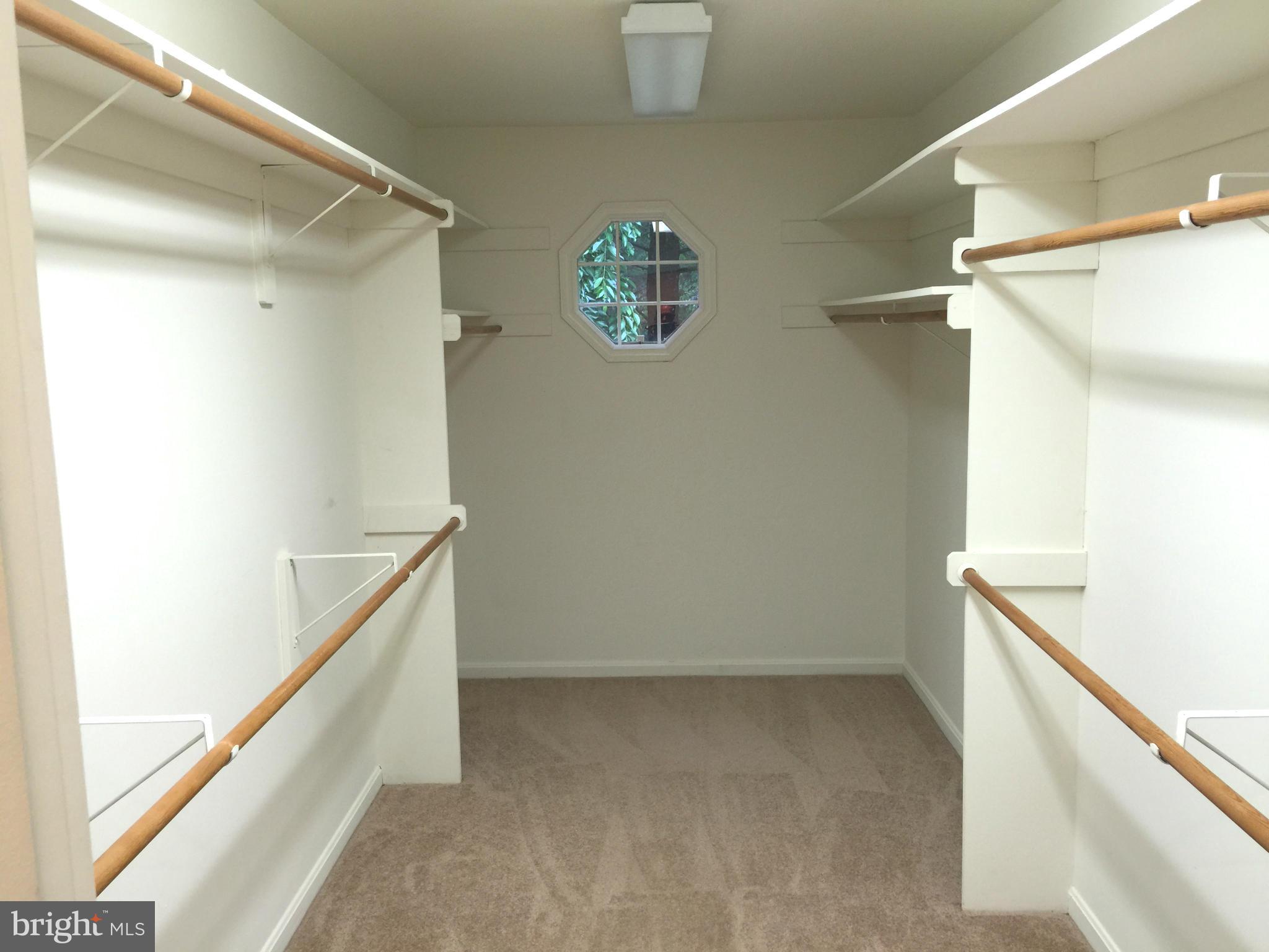 QUINCE ORCHARD KNOLLS - Residential Lease