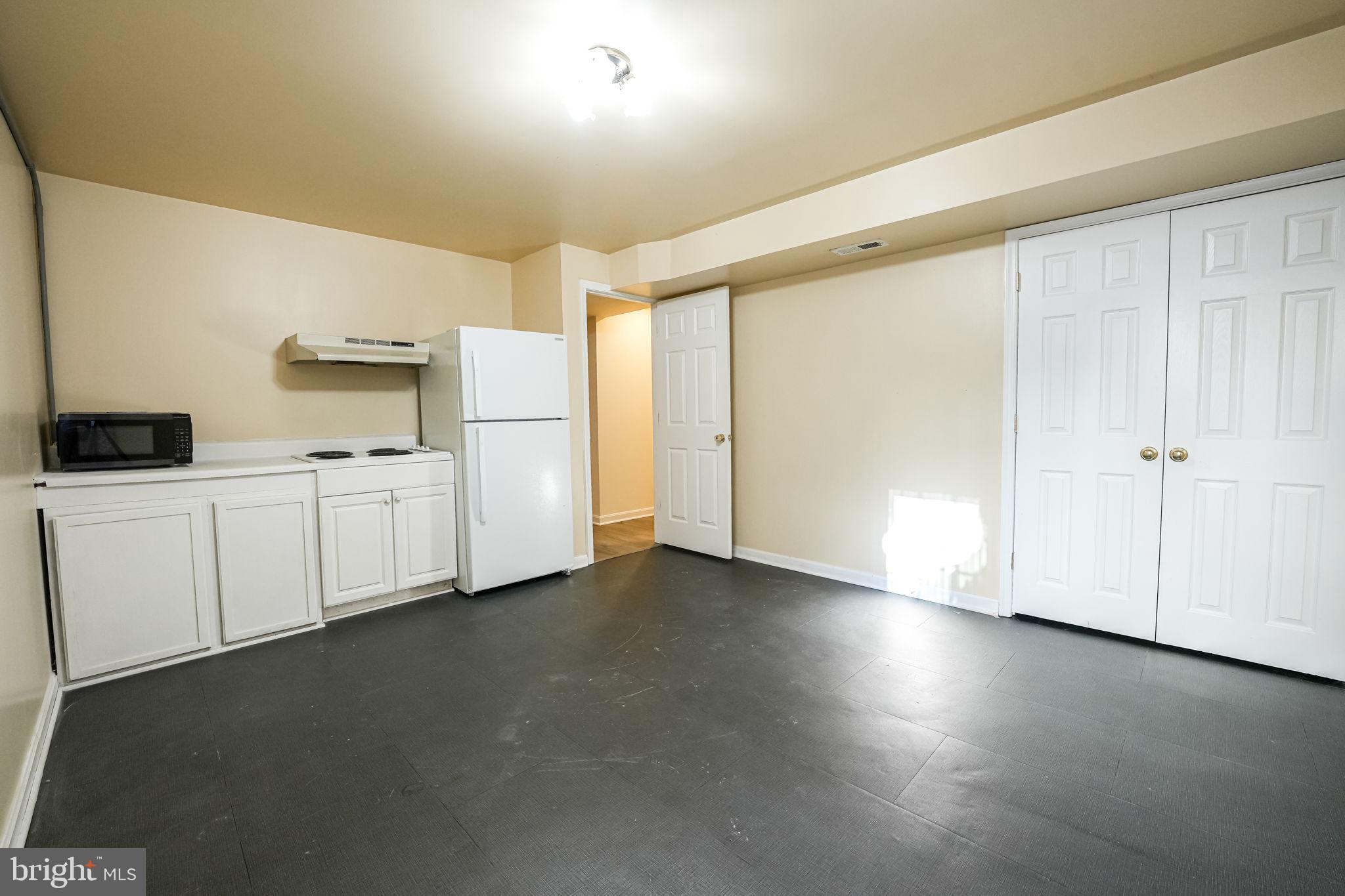 RIVENBURG - Residential Lease