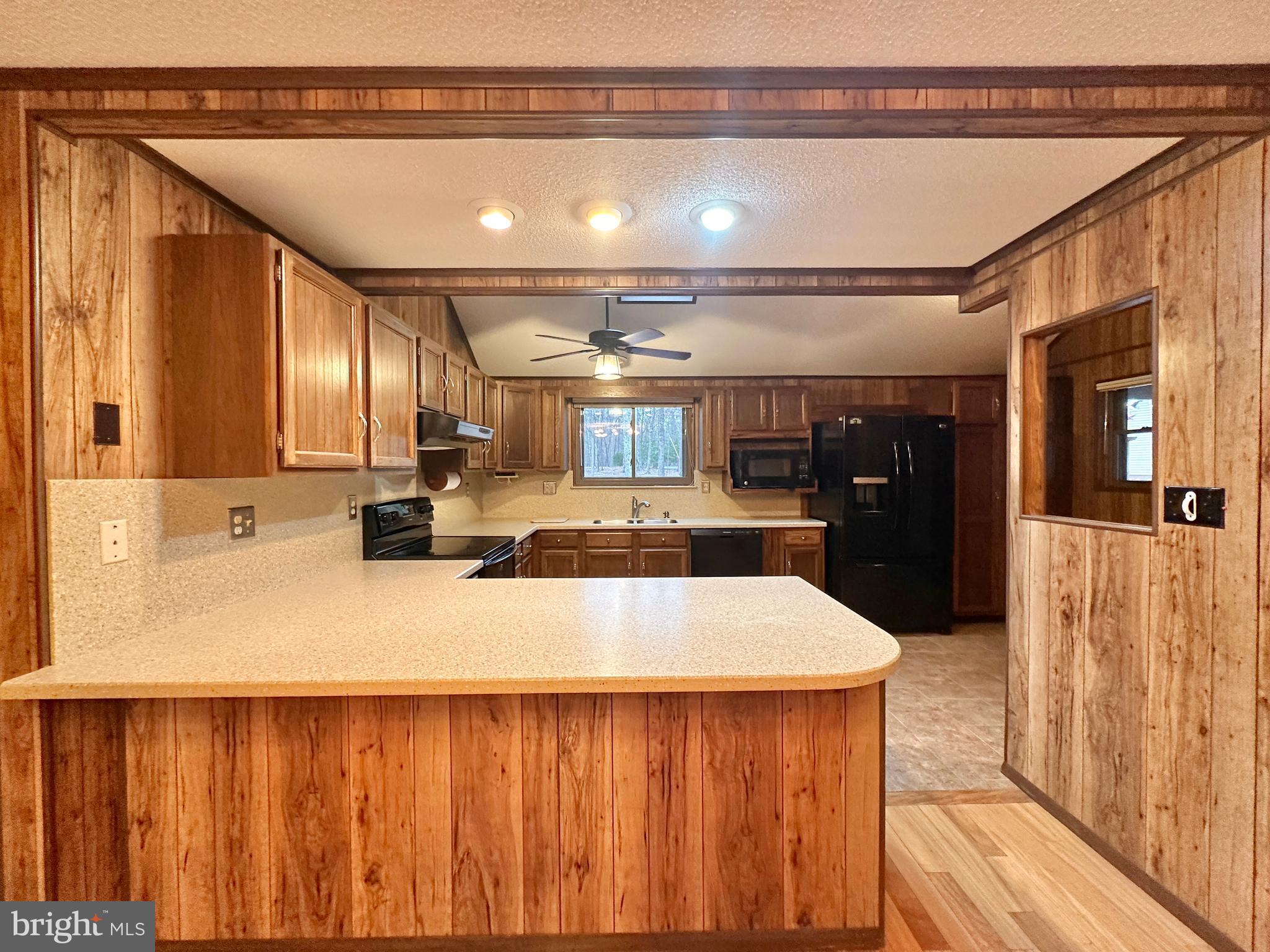 THE WOODS - Residential Lease