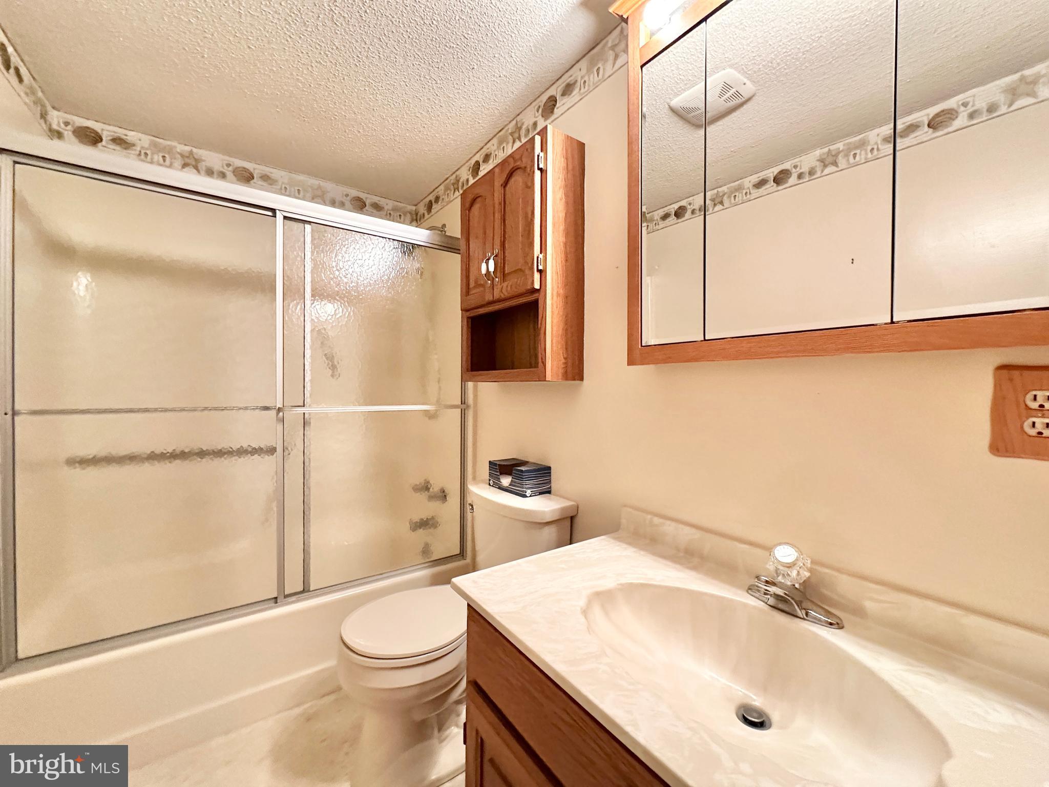 THE WOODS - Residential Lease