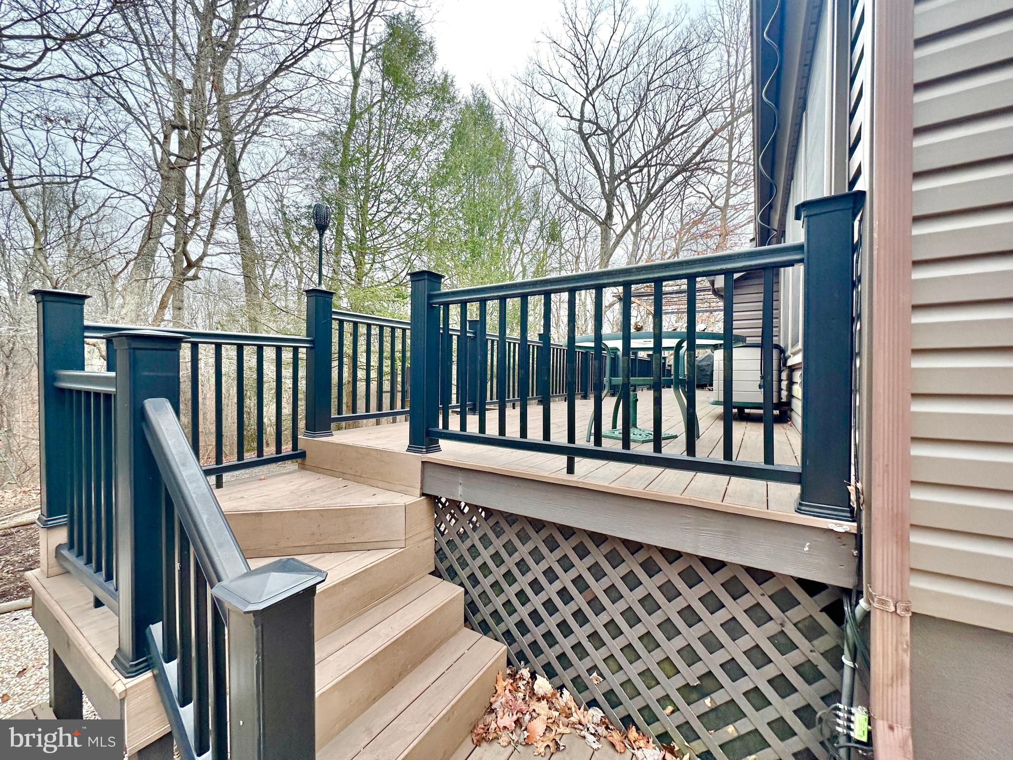 THE WOODS - Residential Lease