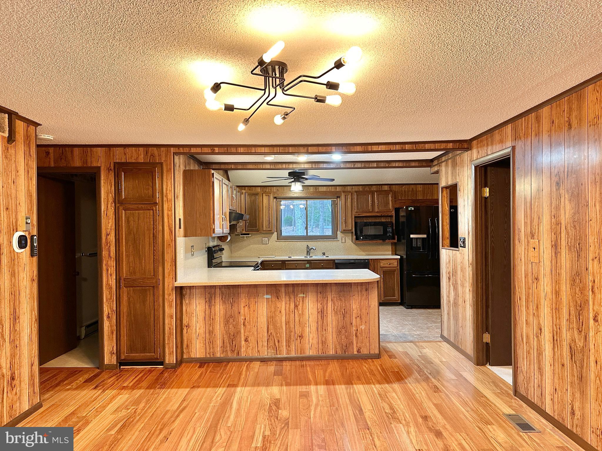 THE WOODS - Residential Lease