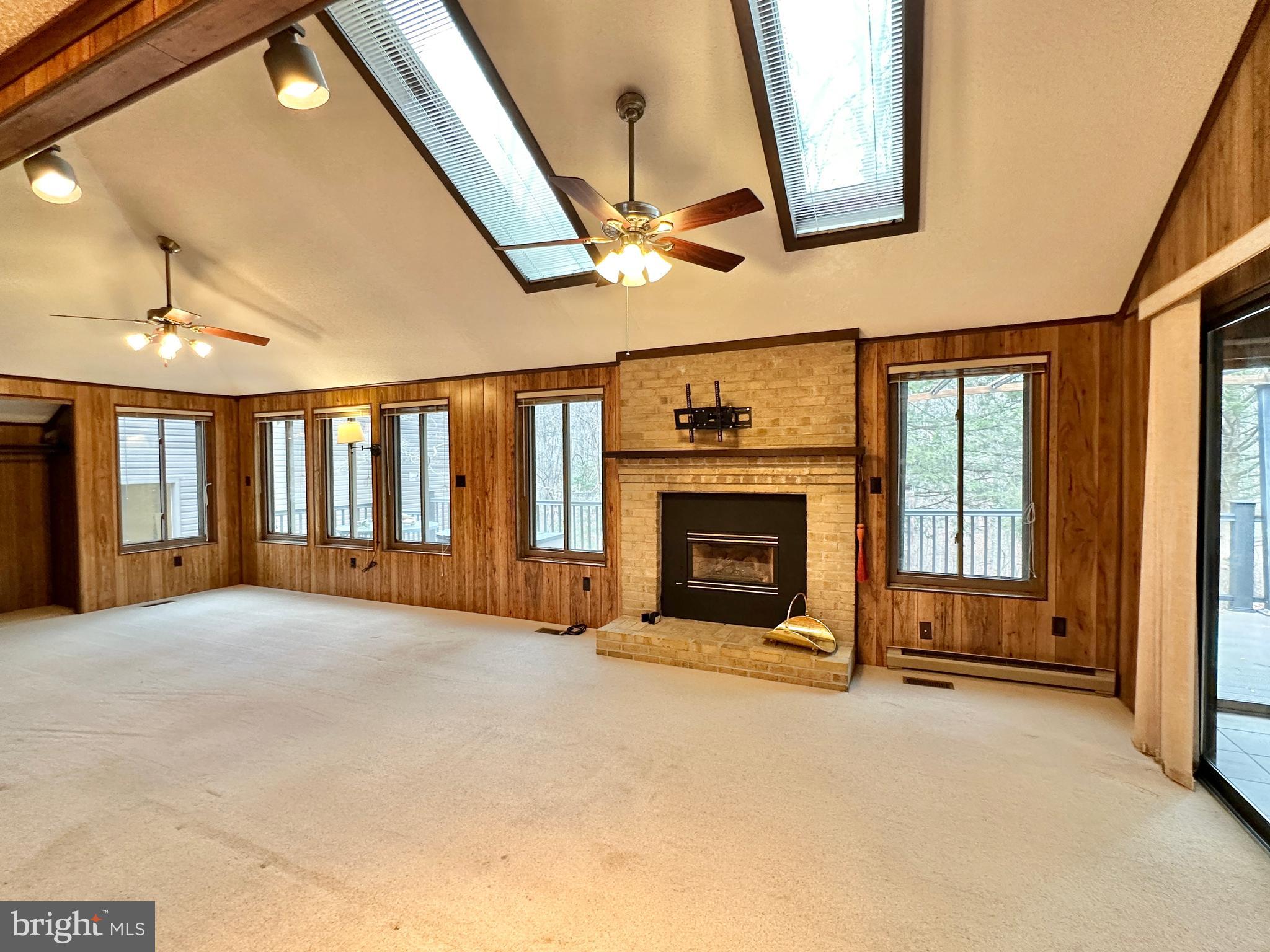 THE WOODS - Residential Lease