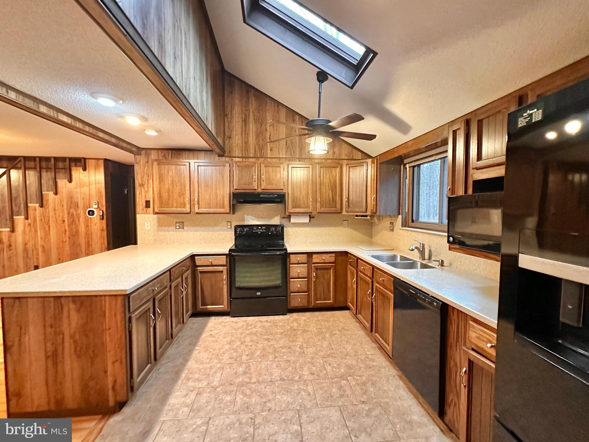 THE WOODS - Residential Lease