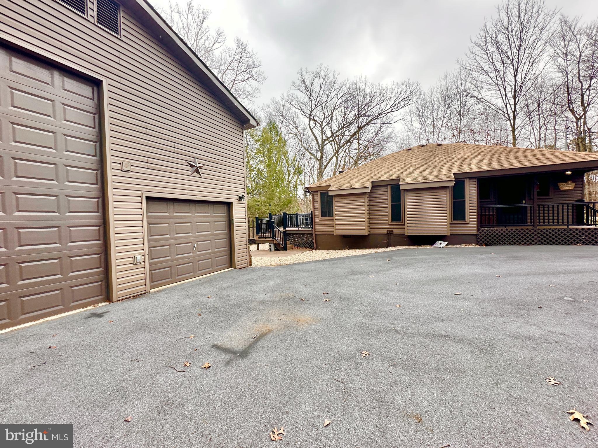 THE WOODS - Residential Lease