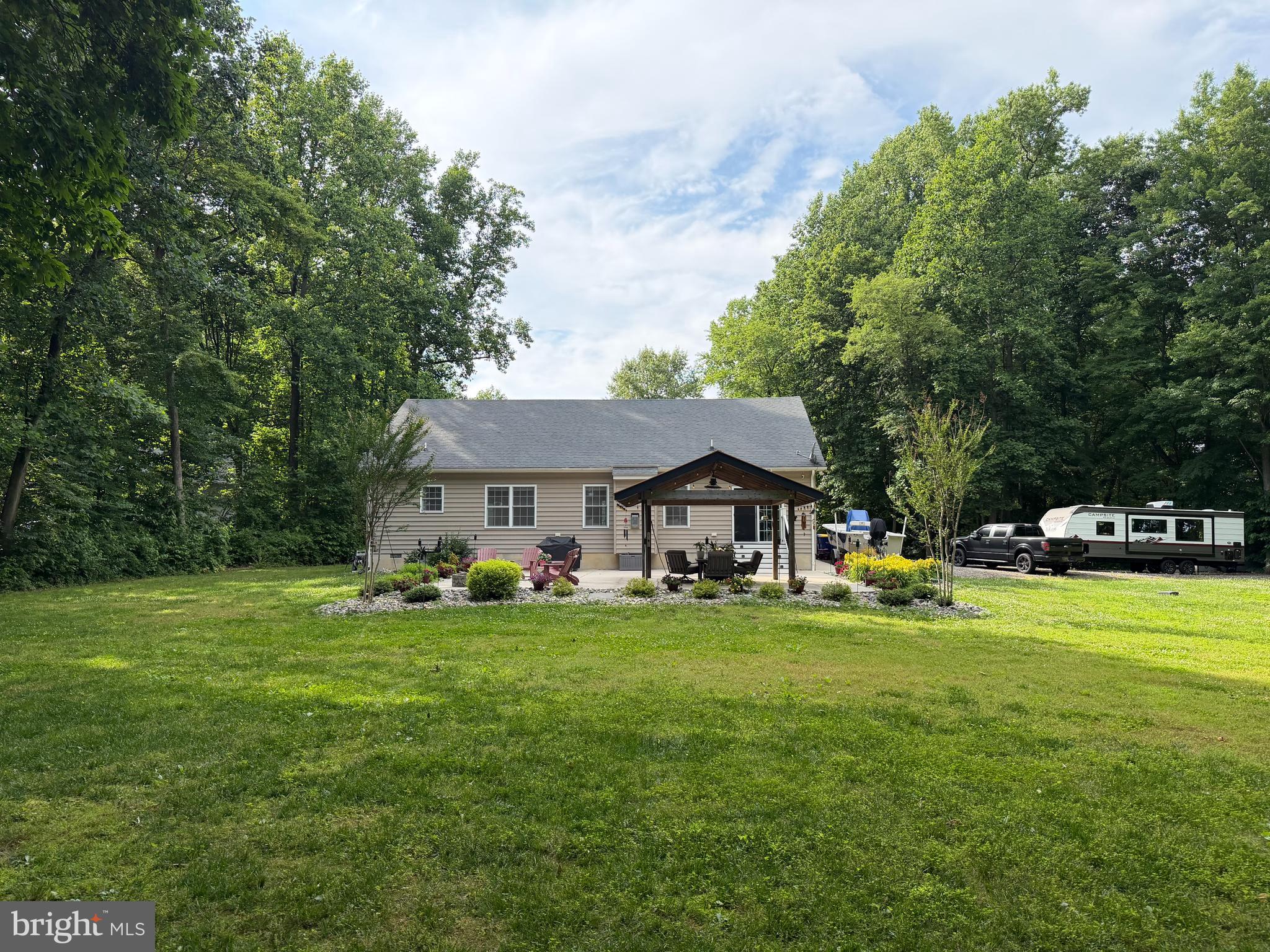 203 E BUCK POINT ROAD
