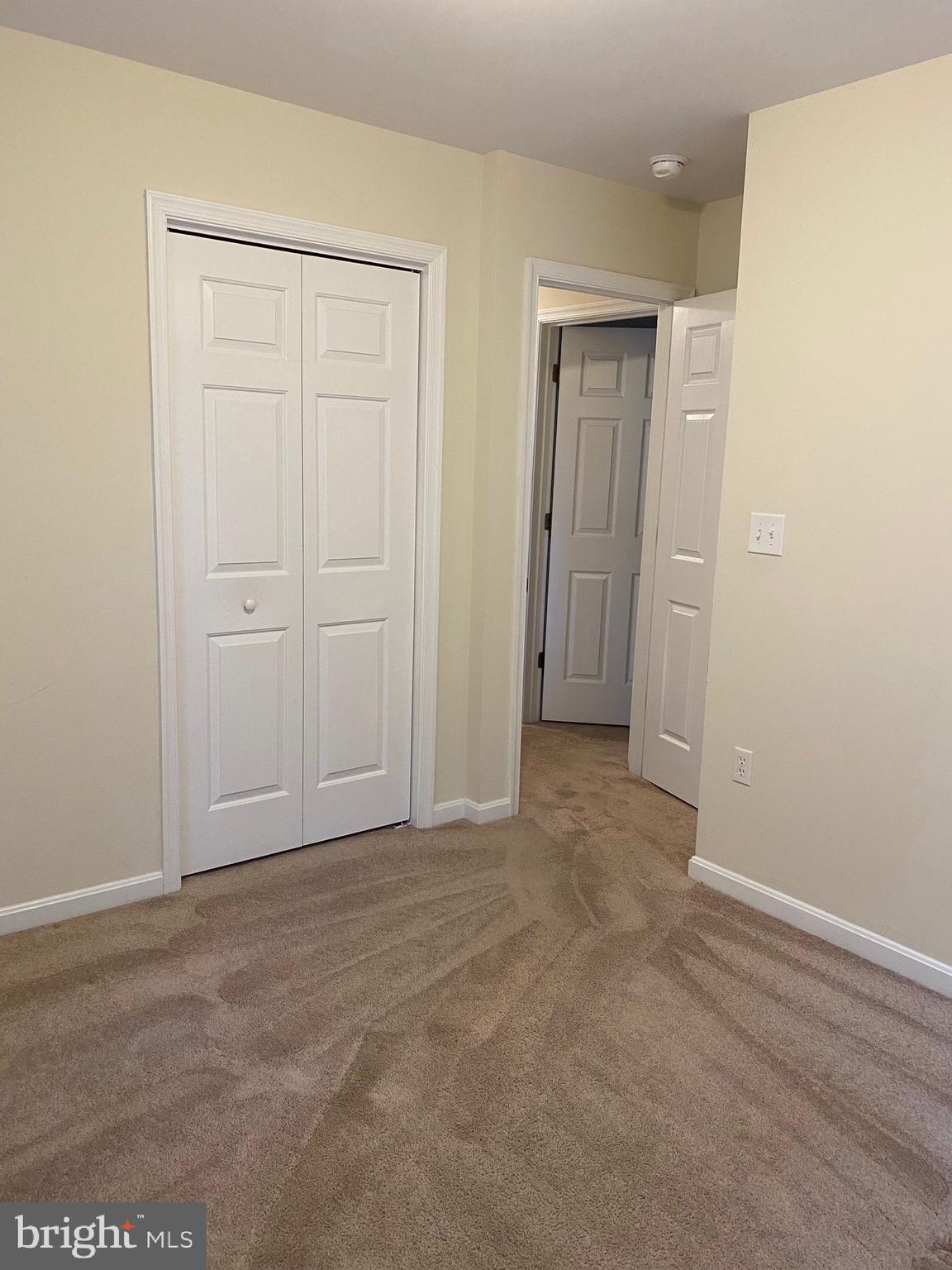 PRESIDENTIAL LAKES - Residential Lease