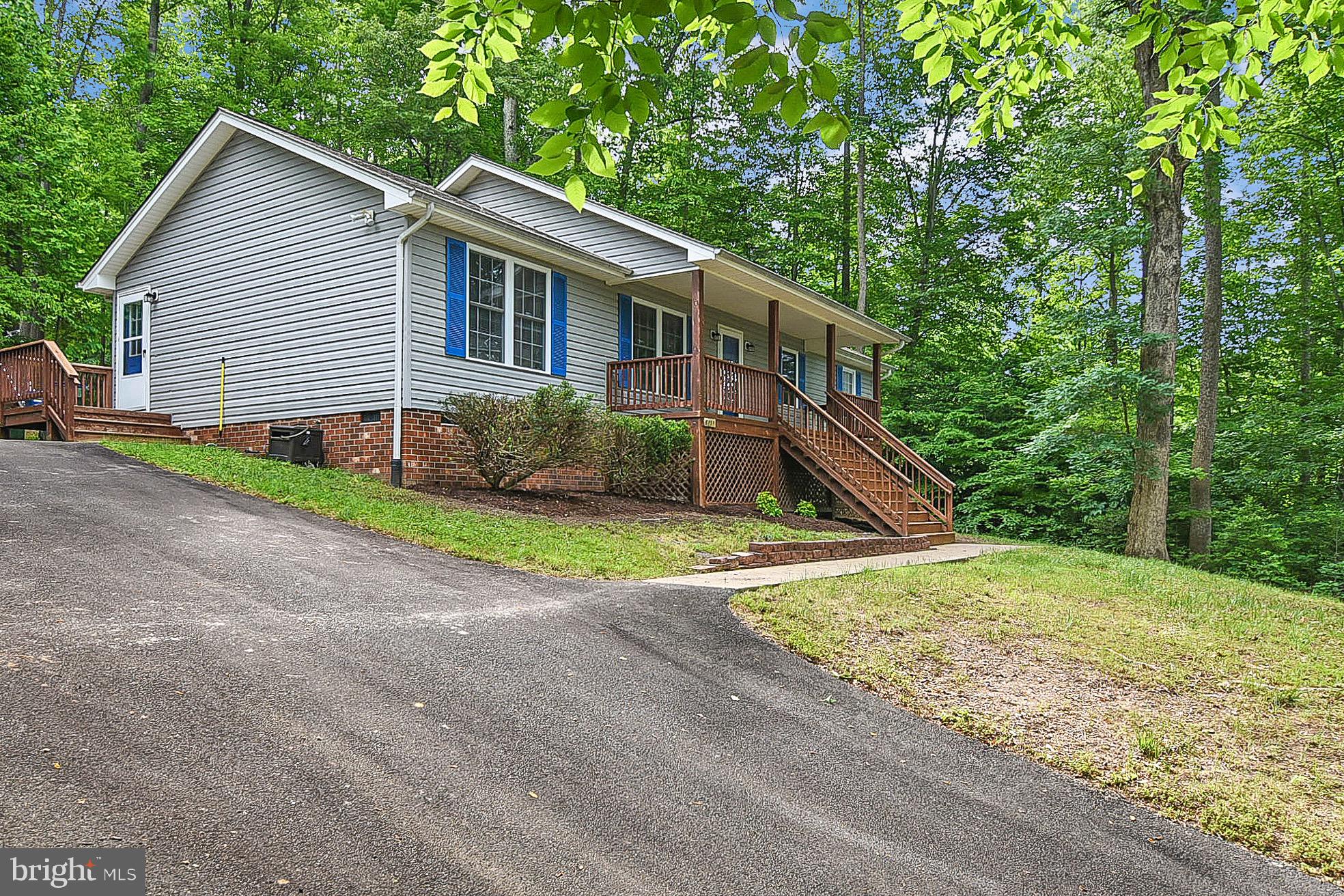 PRESIDENTIAL LAKES - Residential Lease