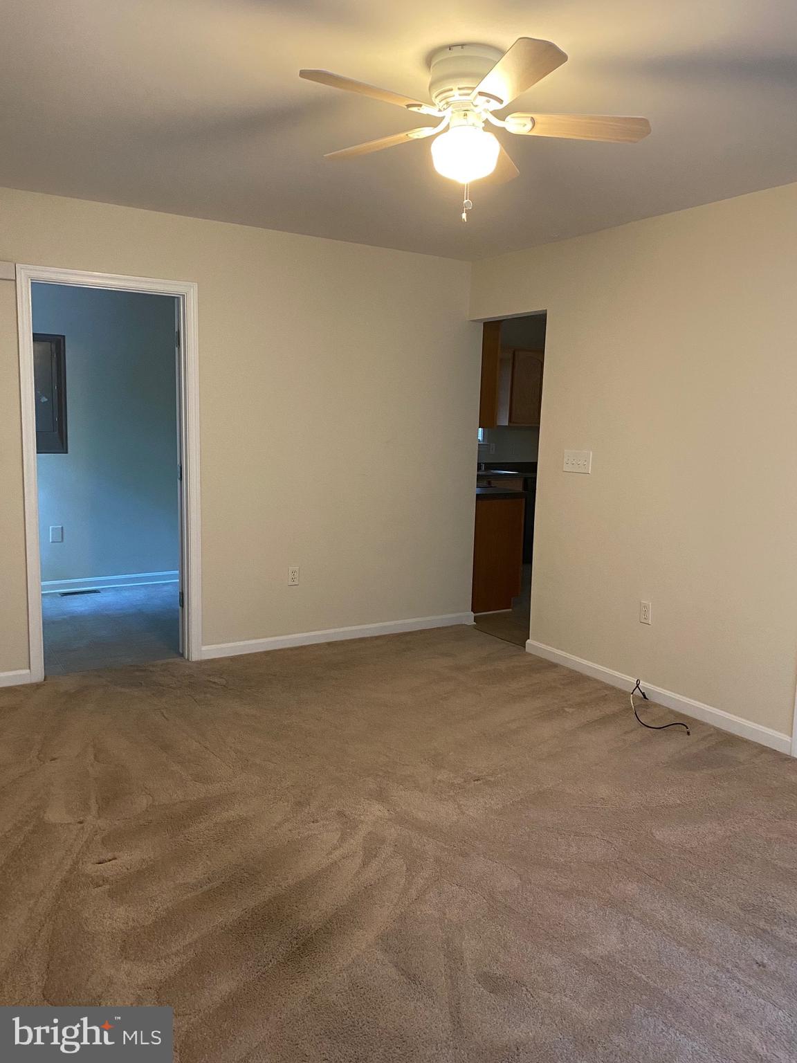 PRESIDENTIAL LAKES - Residential Lease