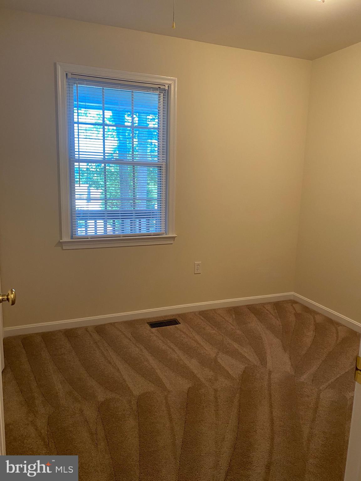 PRESIDENTIAL LAKES - Residential Lease