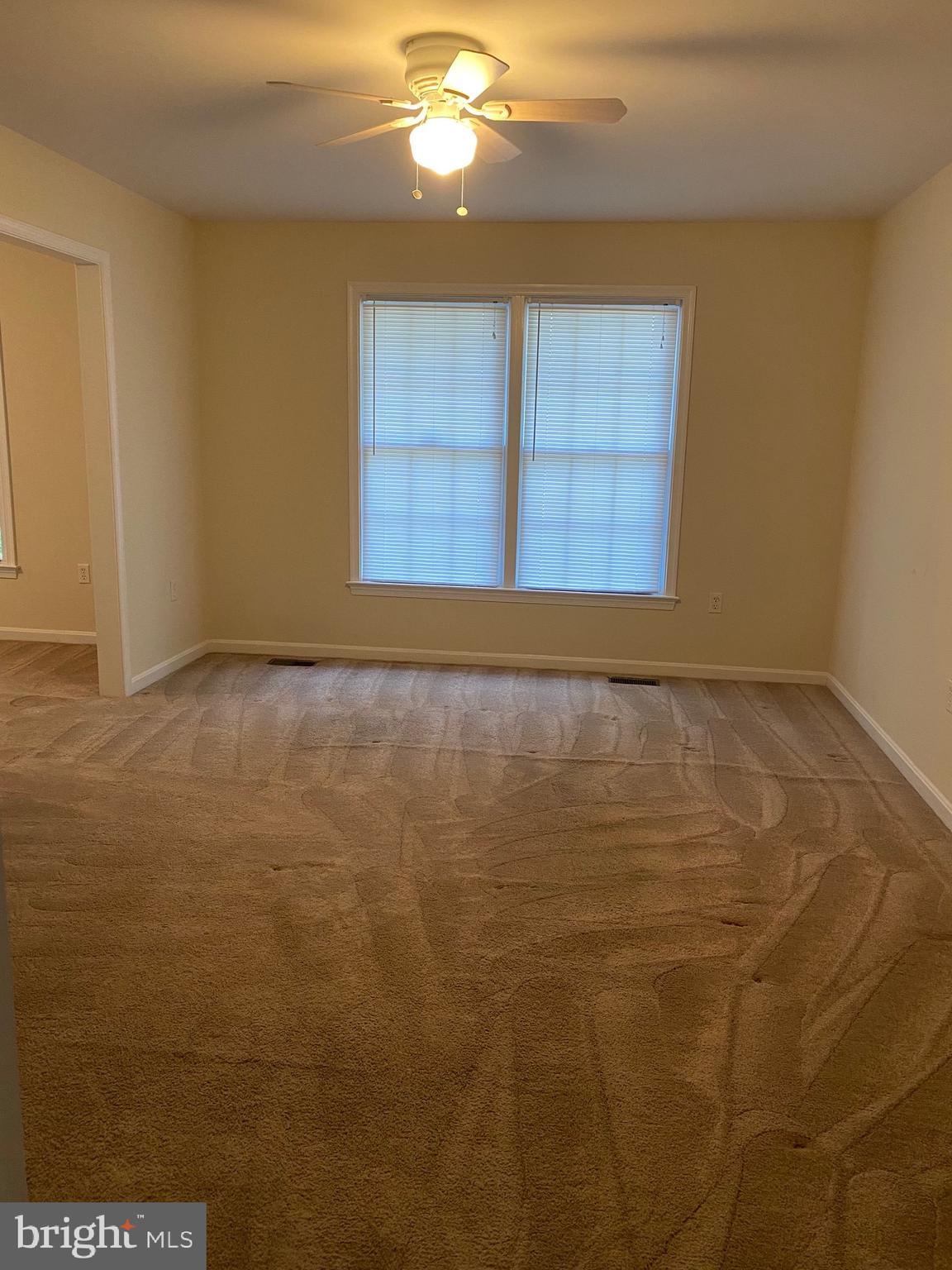 PRESIDENTIAL LAKES - Residential Lease