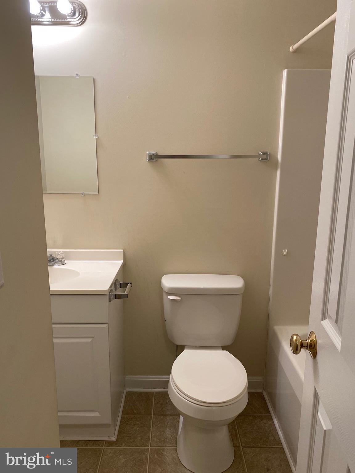 PRESIDENTIAL LAKES - Residential Lease