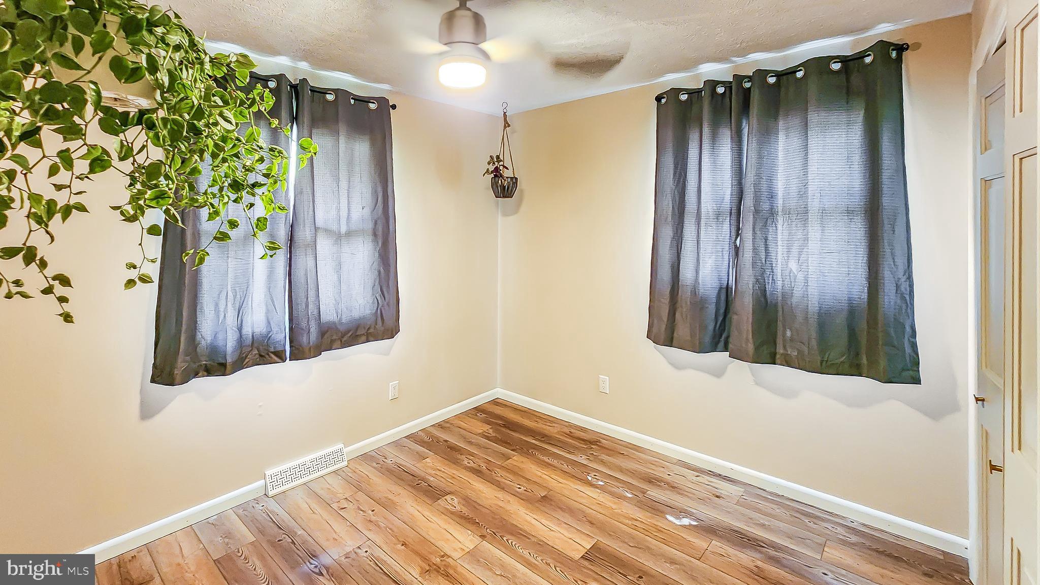 AMCELLE ACRES - Residential