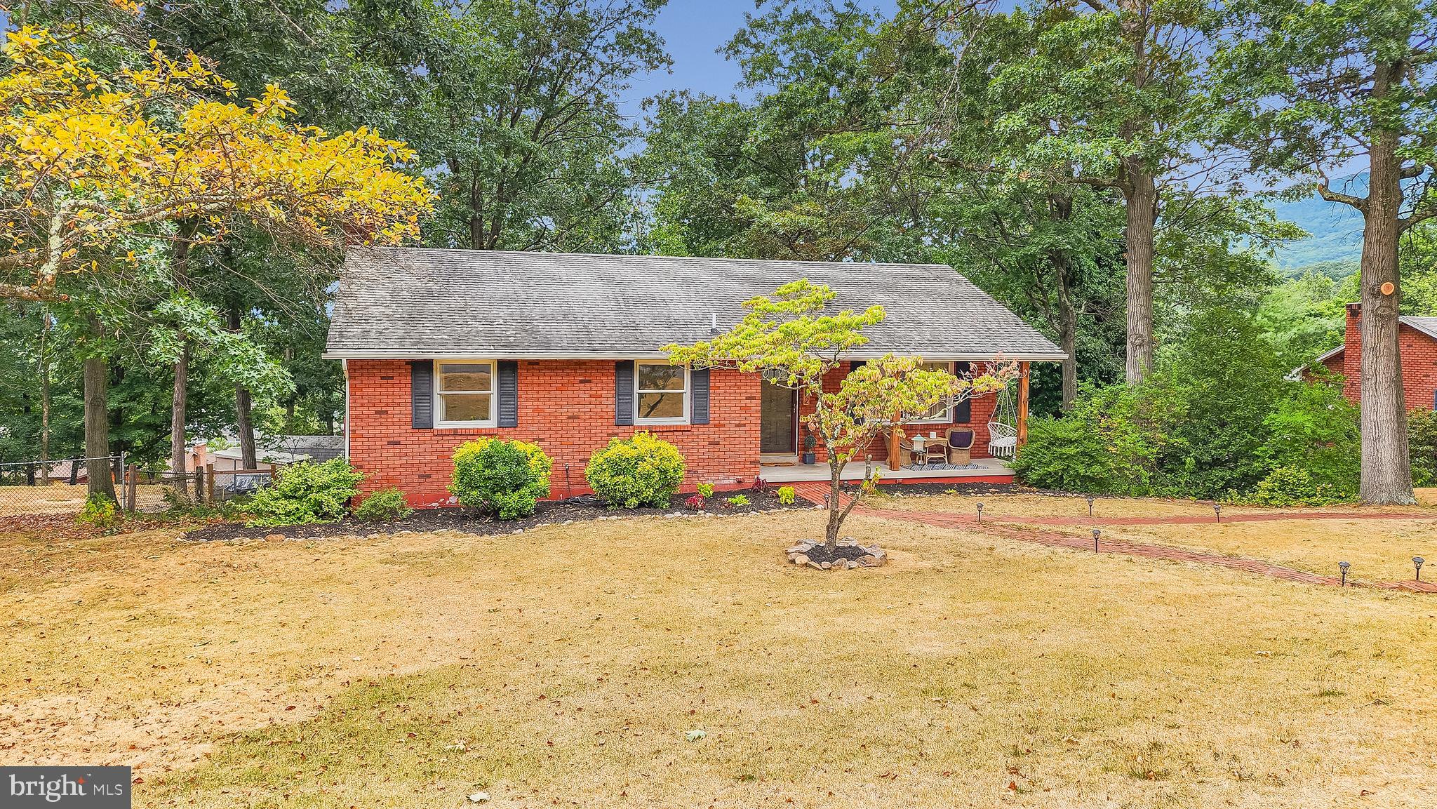 AMCELLE ACRES - Residential