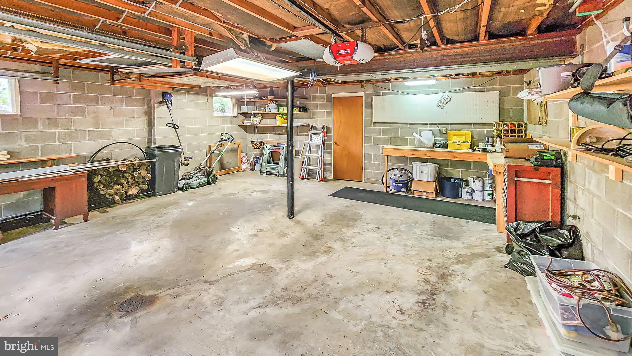 AMCELLE ACRES - Residential