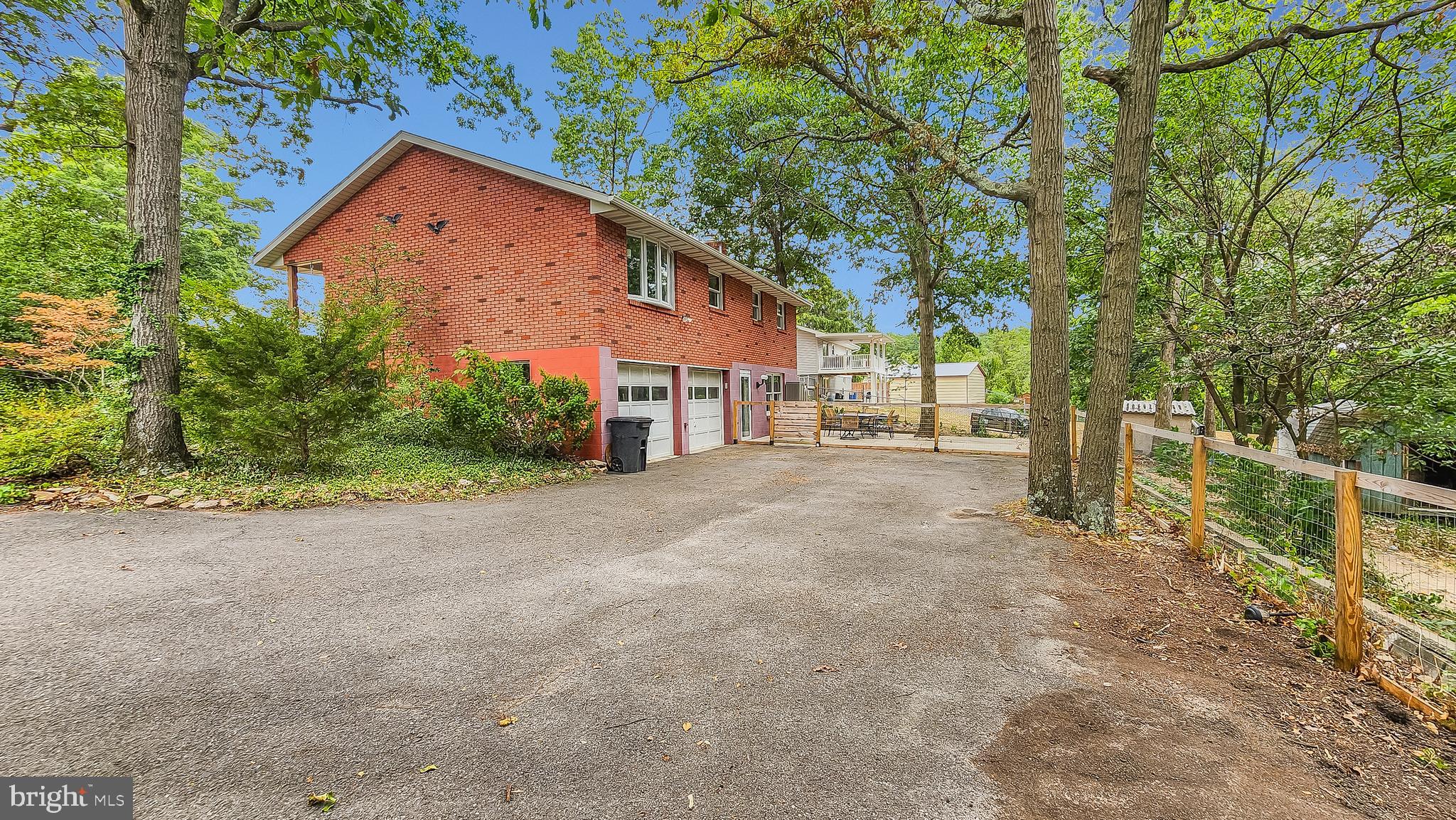 AMCELLE ACRES - Residential