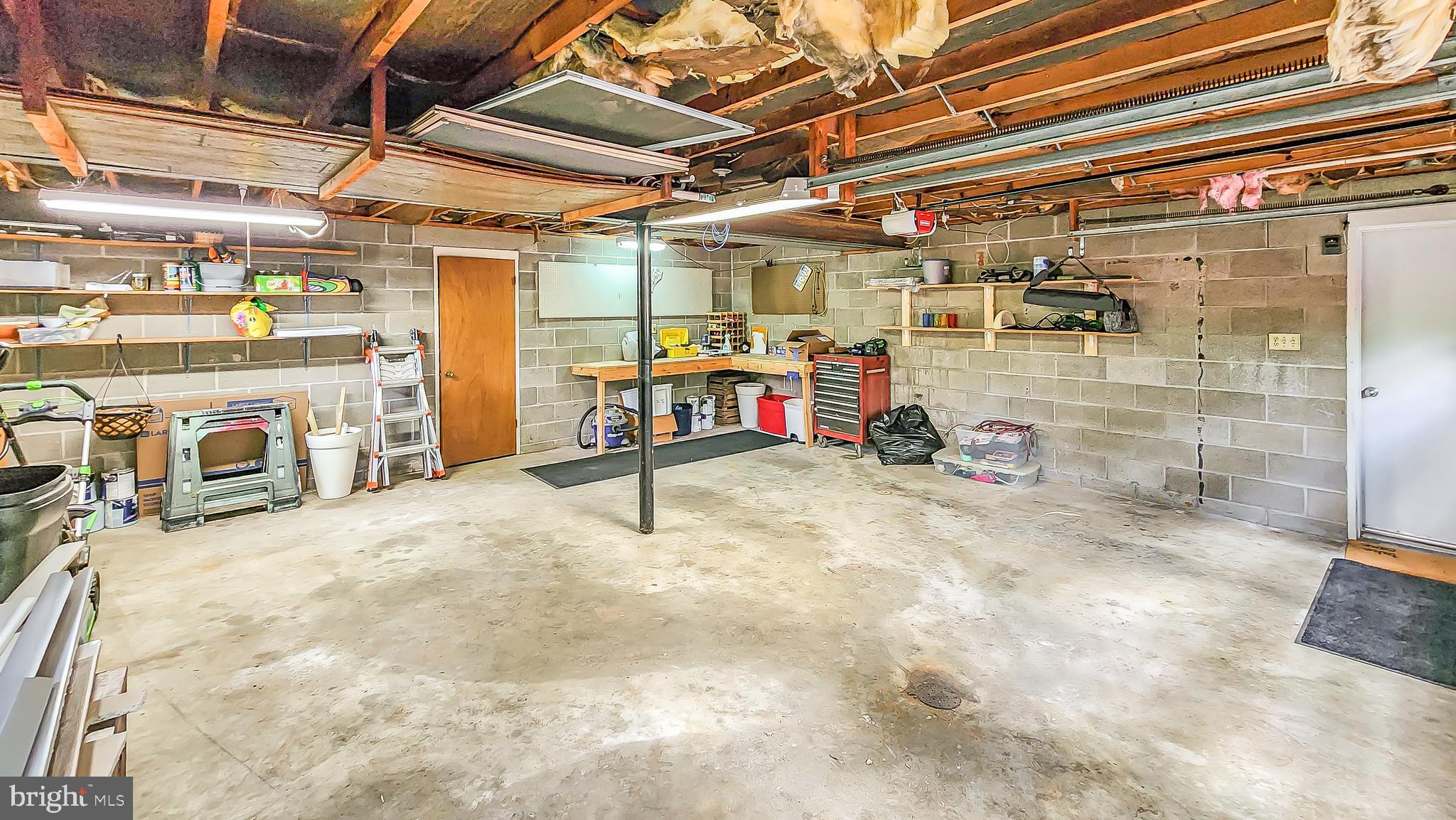 AMCELLE ACRES - Residential