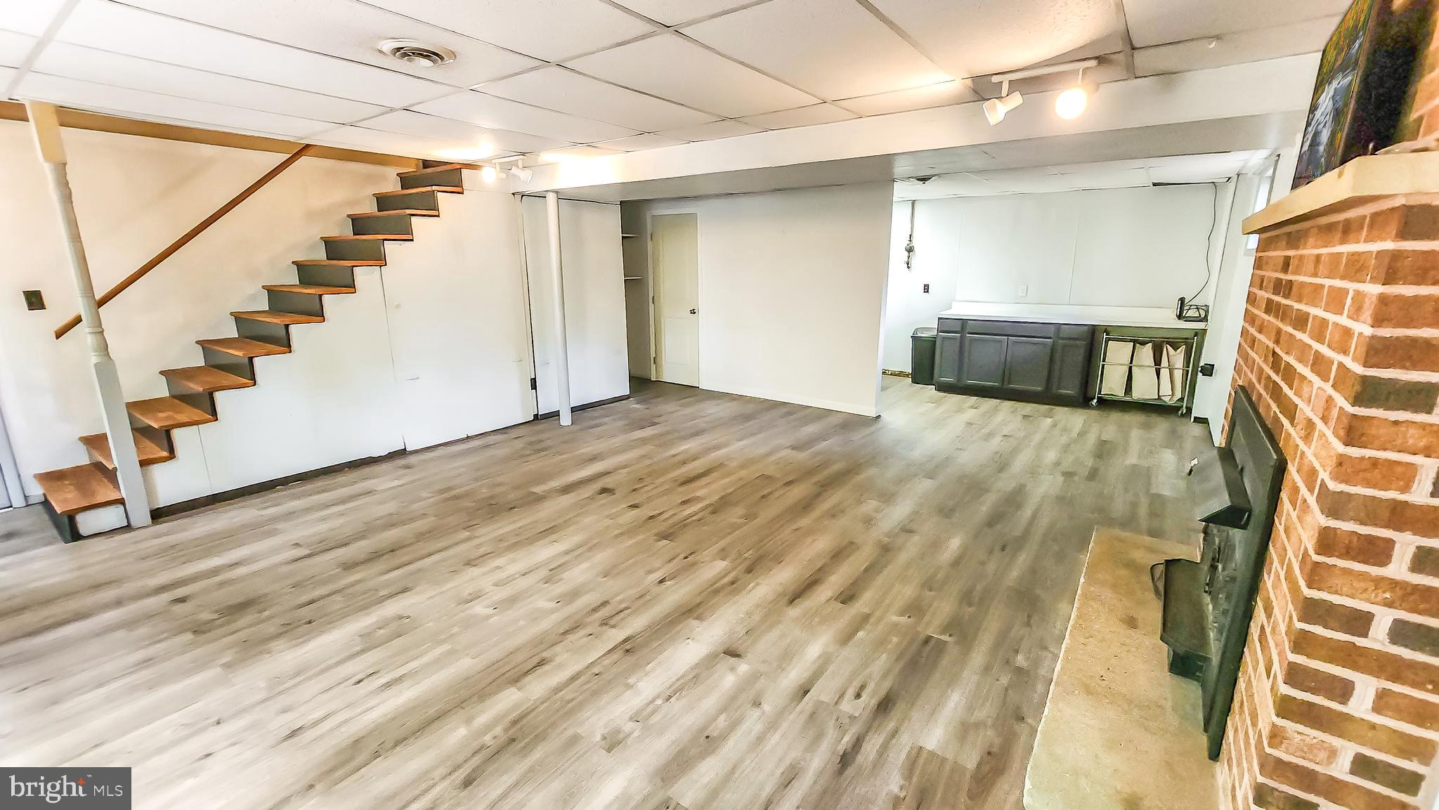 AMCELLE ACRES - Residential