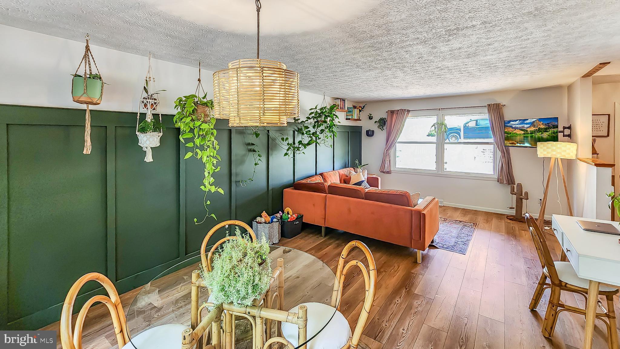 AMCELLE ACRES - Residential