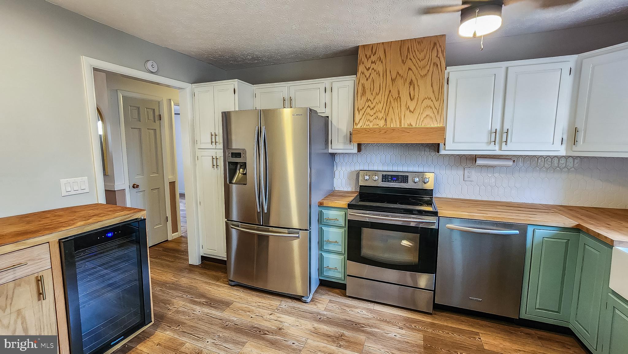 AMCELLE ACRES - Residential