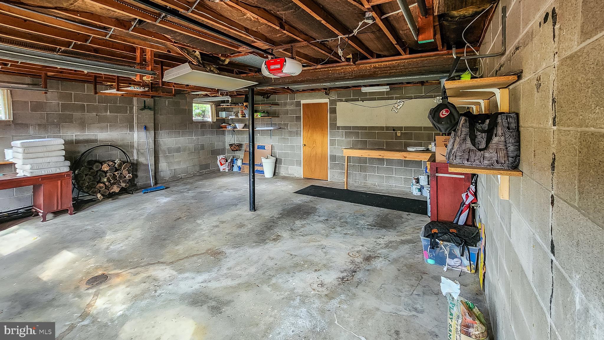 AMCELLE ACRES - Residential