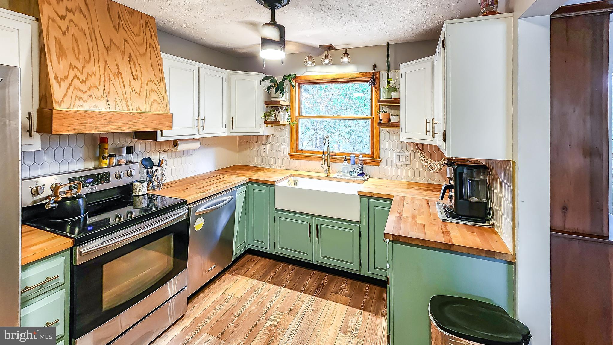 AMCELLE ACRES - Residential