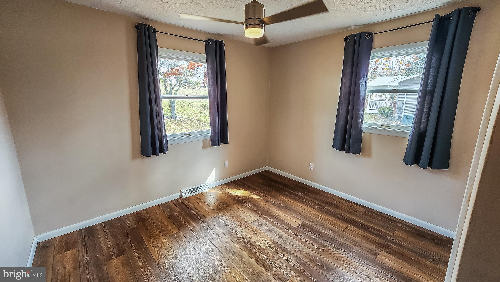 AMCELLE ACRES - Residential