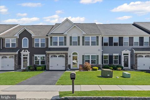 Photo of 54 Heals Farm Road, BURLINGTON, NJ 08016 (MLS # NJBL2096358)