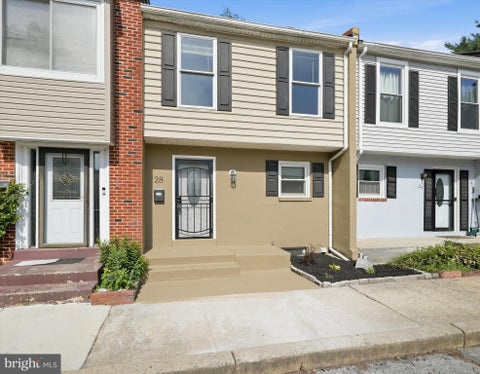Townhouse For Sale - 28 Duquesne Court<br/> New Castle County, NEW CASTLE, DE 19720