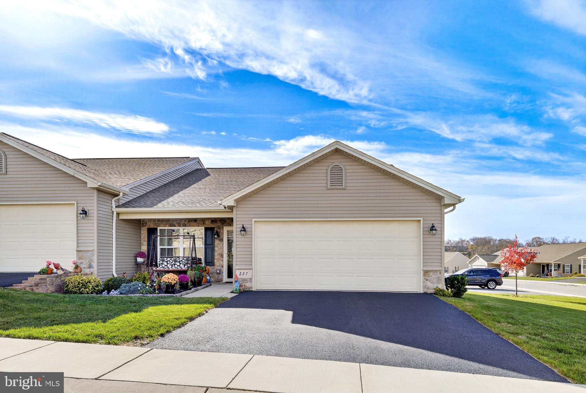 THE PADDOCK @ EQUINE MEADOWS - Residential