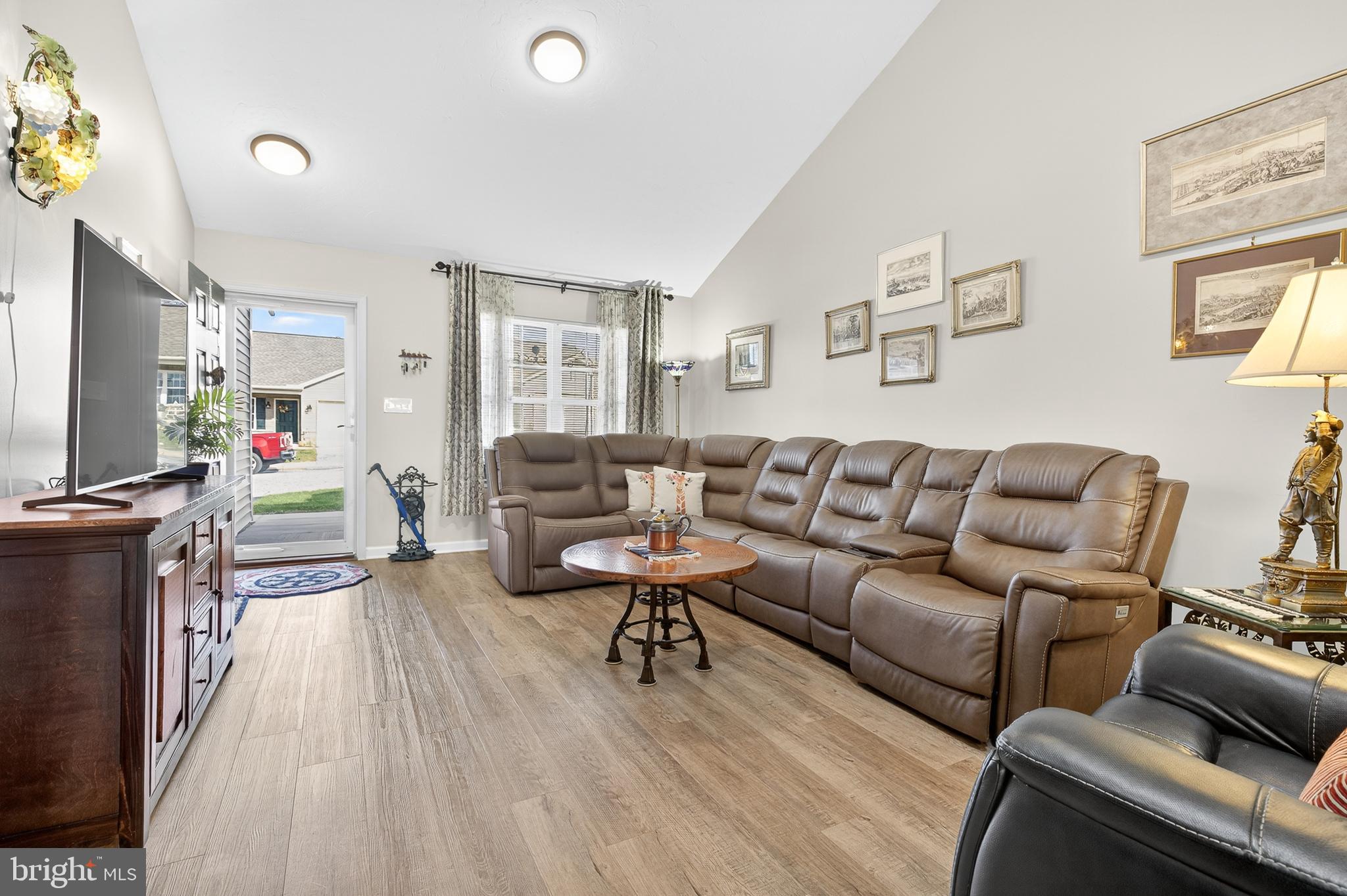 THE PADDOCK @ EQUINE MEADOWS - Residential