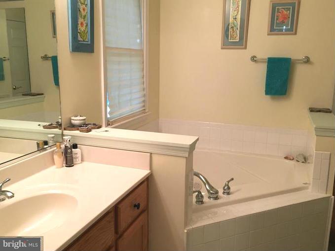 LAKE OF THE WOODS - Residential Lease