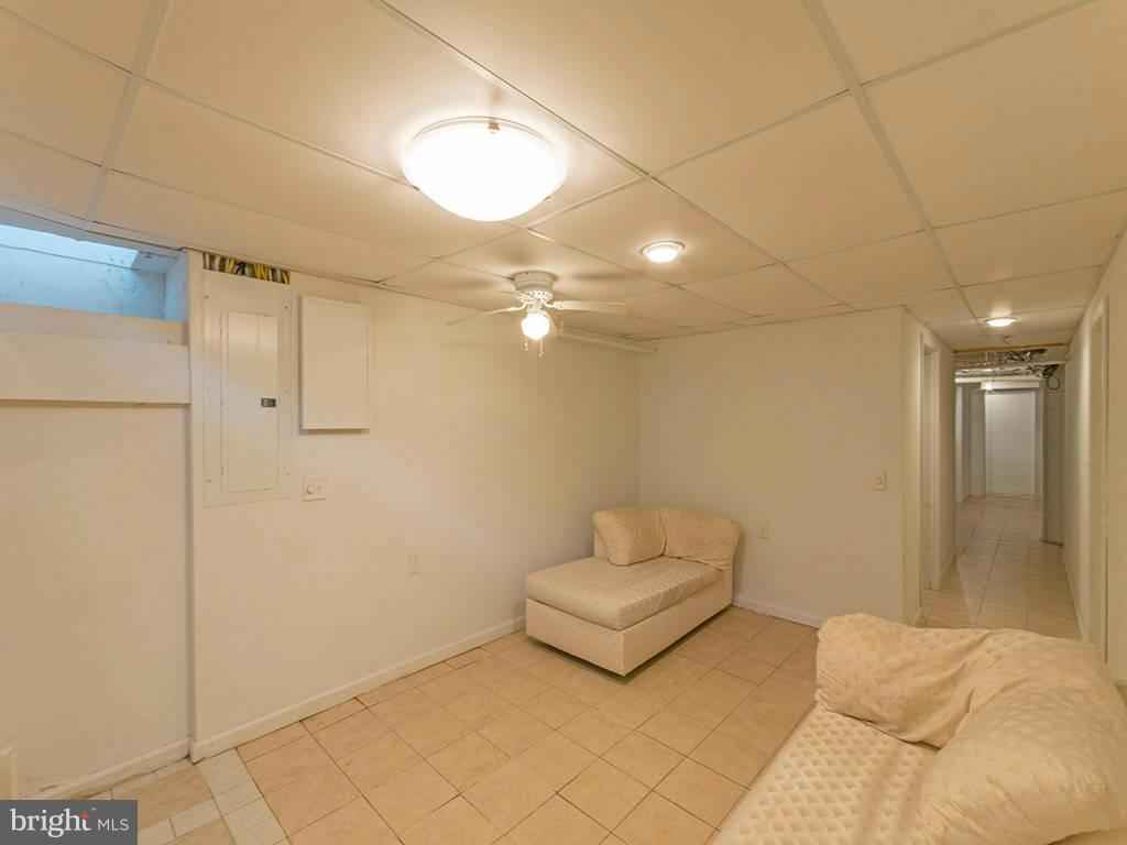 TOM HALL PLACE - Residential