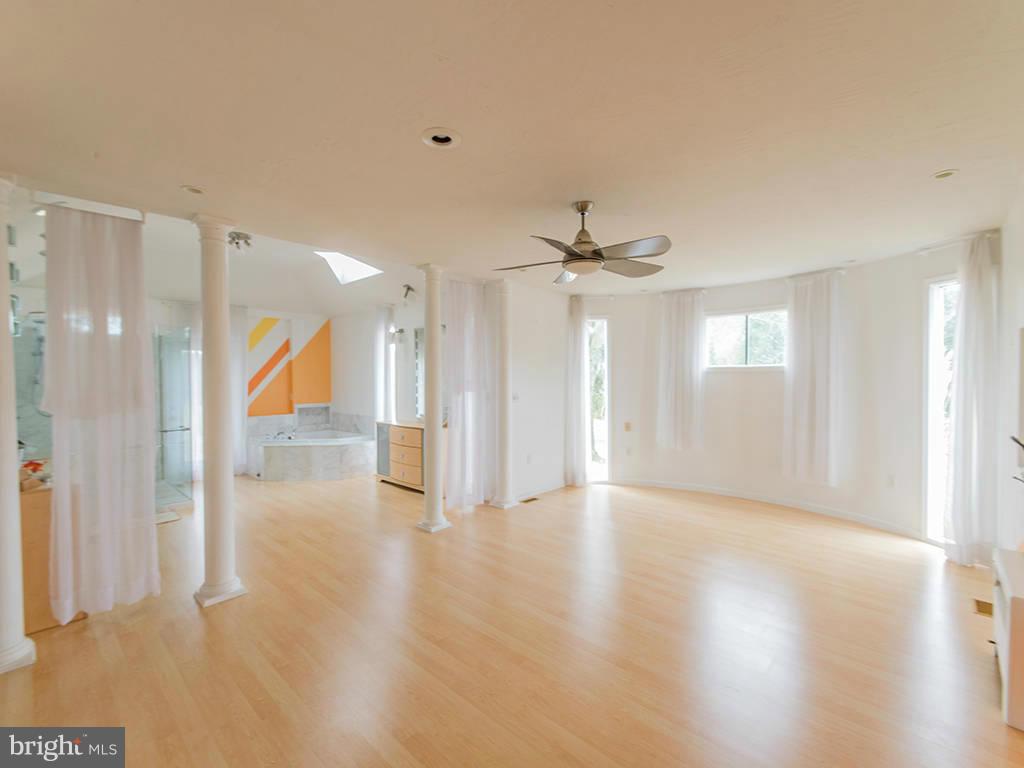 TOM HALL PLACE - Residential