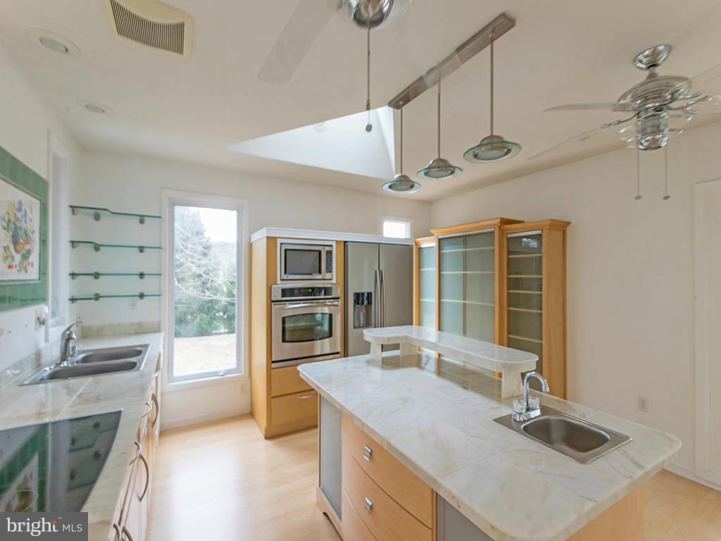 TOM HALL PLACE - Residential