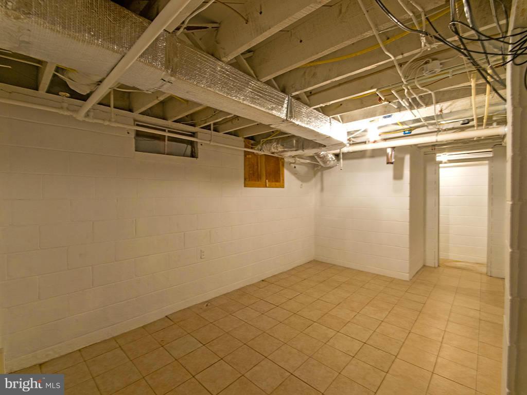 TOM HALL PLACE - Residential