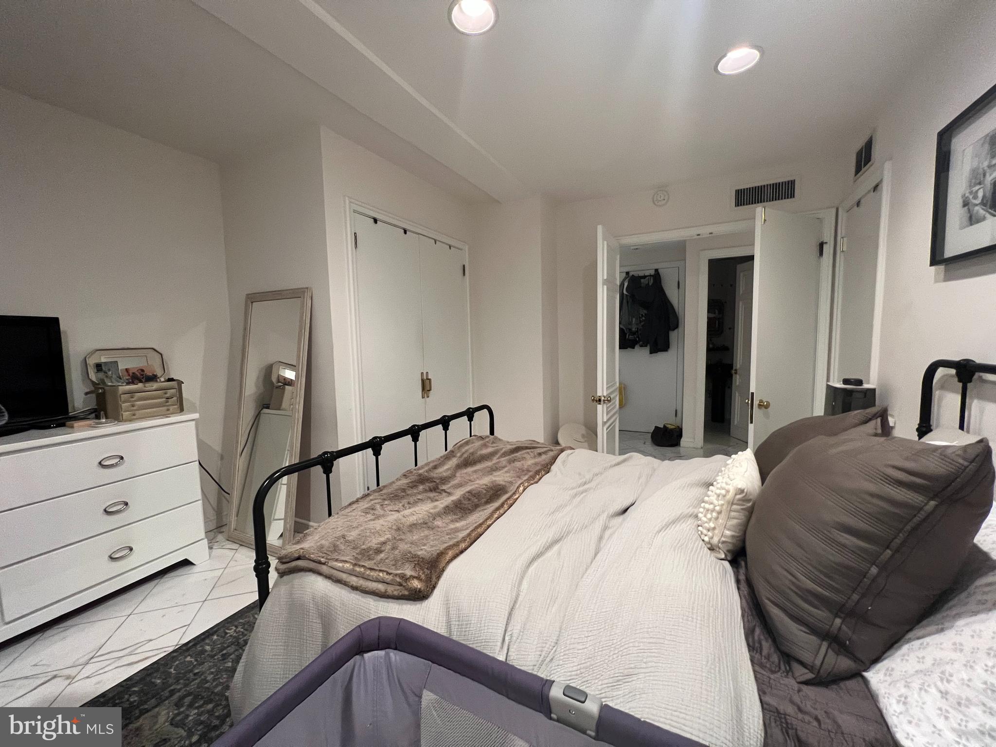 RITTENHOUSE SQUARE - Residential Lease