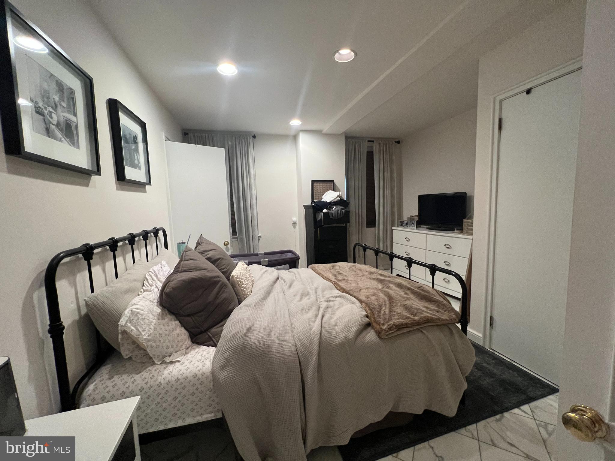 RITTENHOUSE SQUARE - Residential Lease