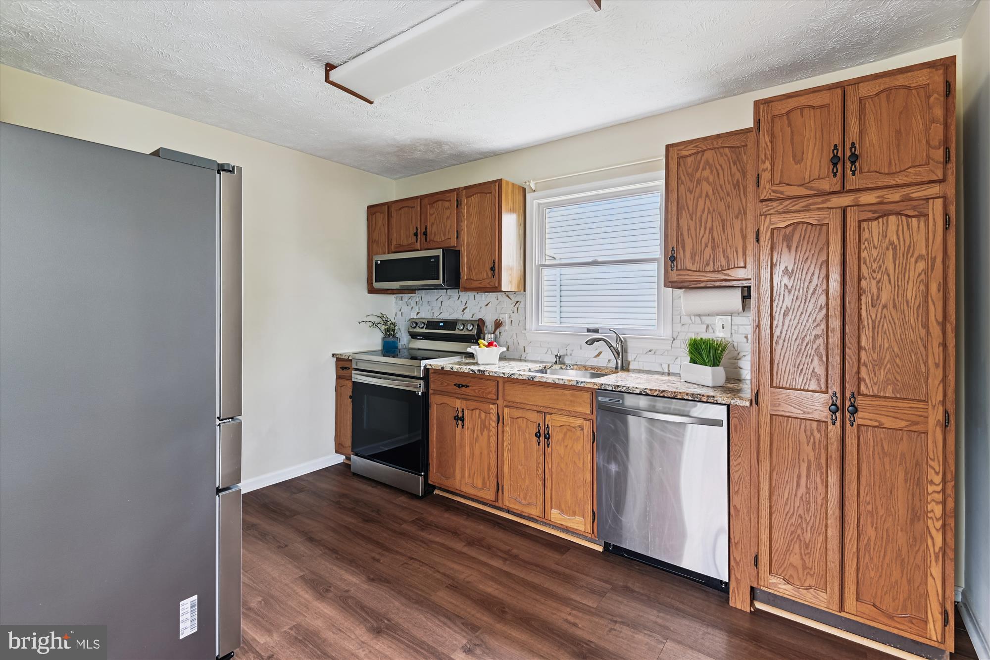 17 GREENKNOLL BOULEVARD