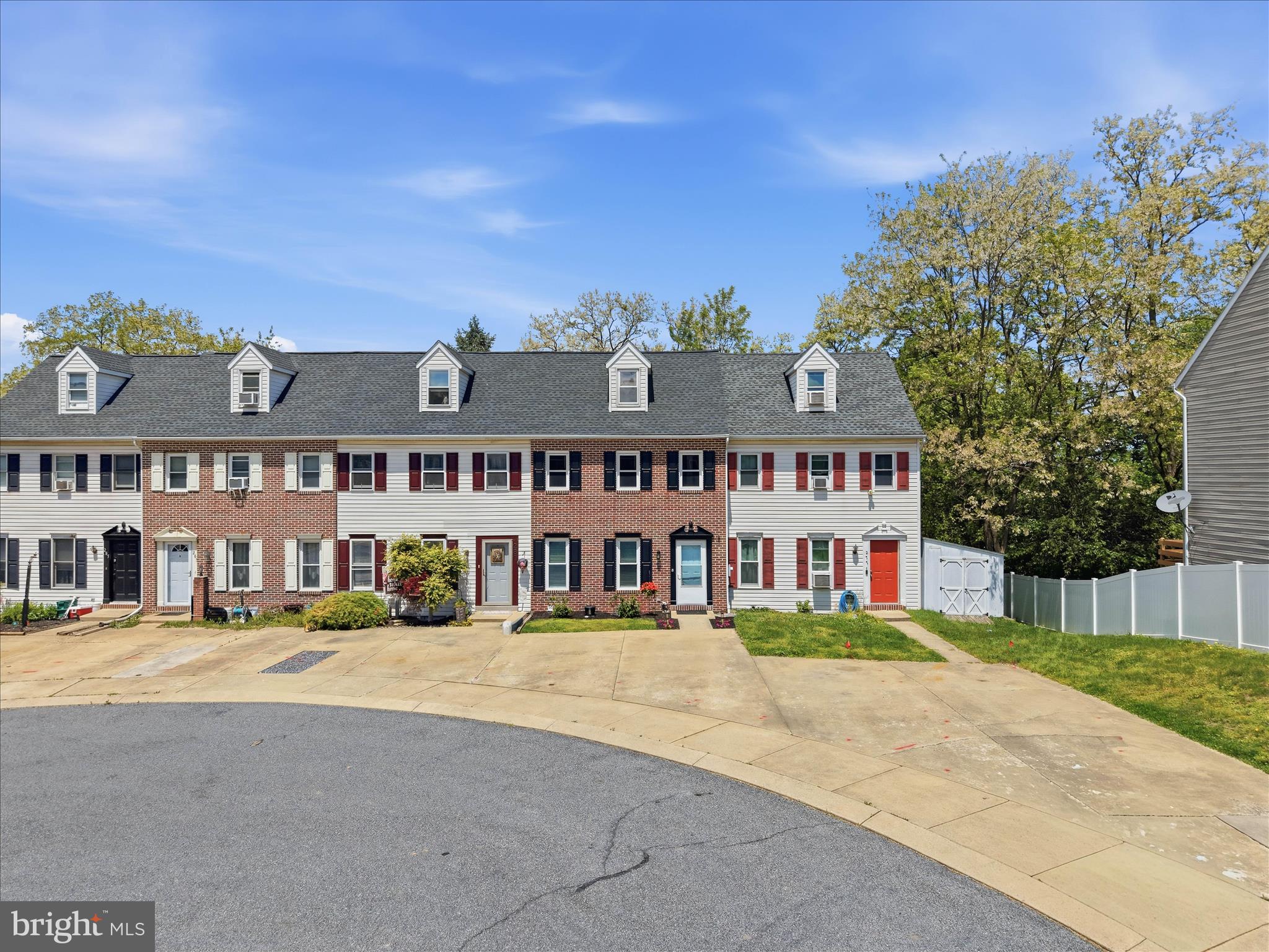 279 HEATHERWOOD DRIVE