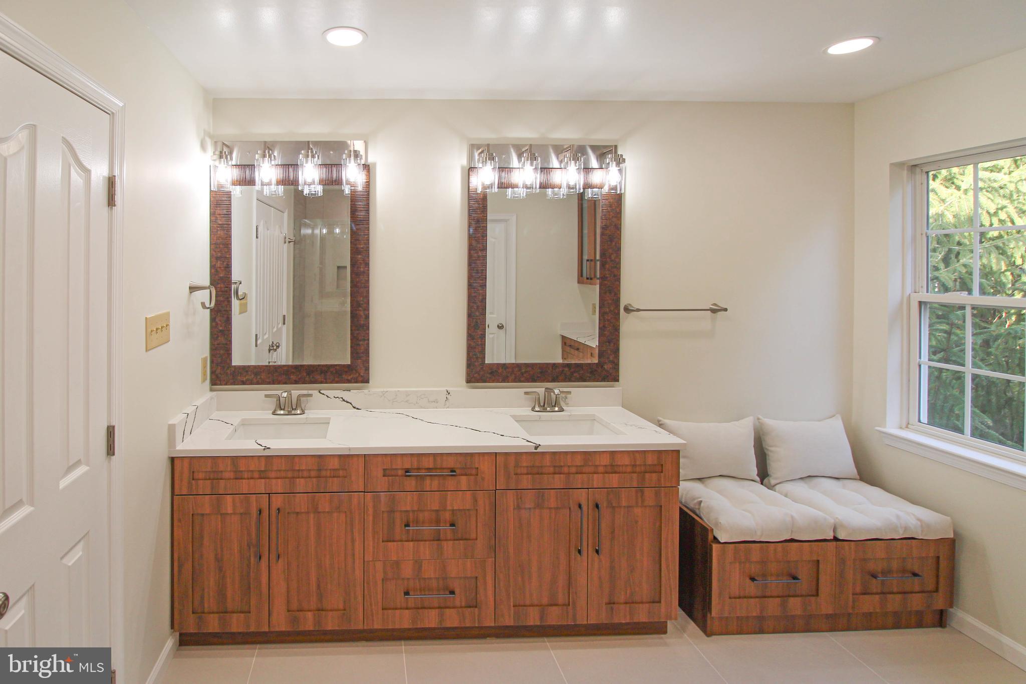 VILLAGE OF RIVER HILL - Residential