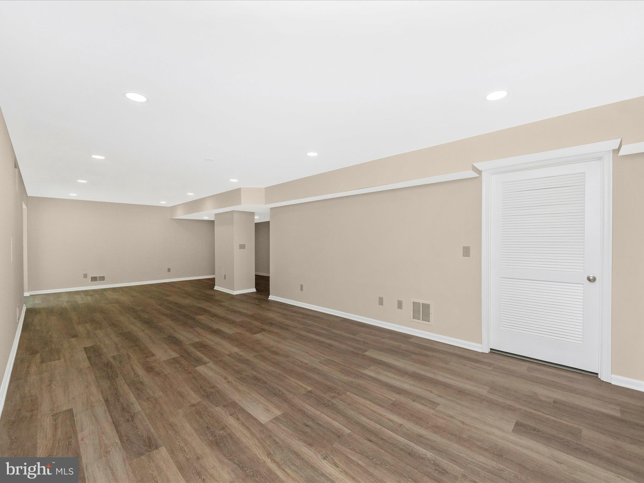 VILLAGE OF RIVER HILL - Residential