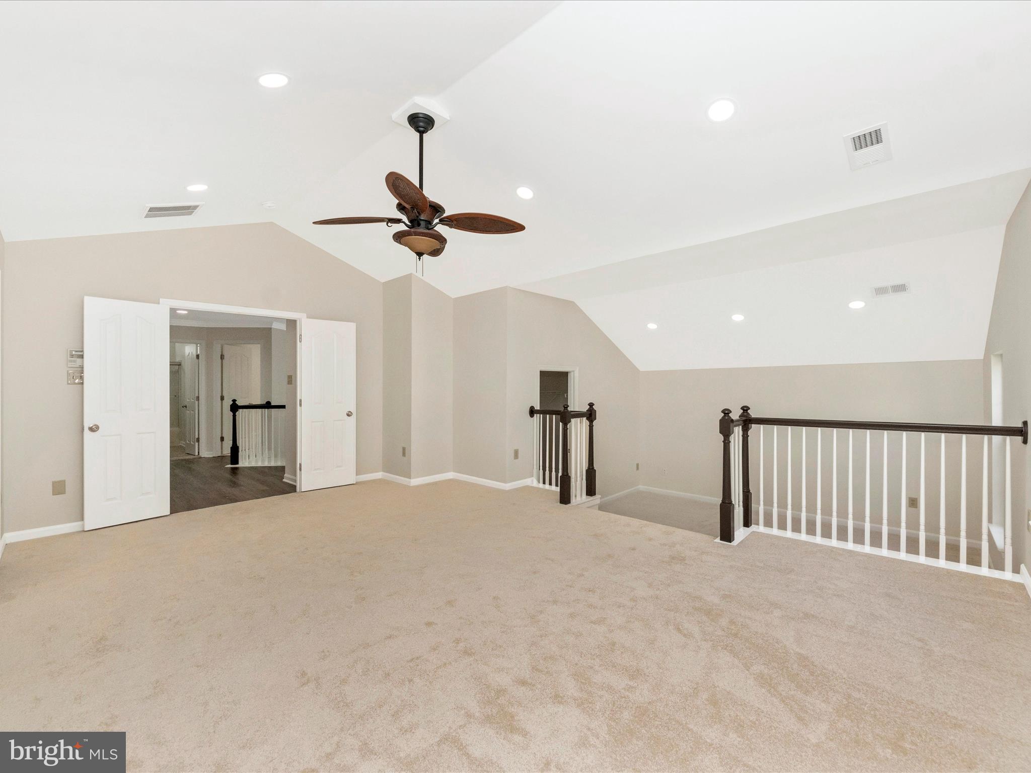 VILLAGE OF RIVER HILL - Residential