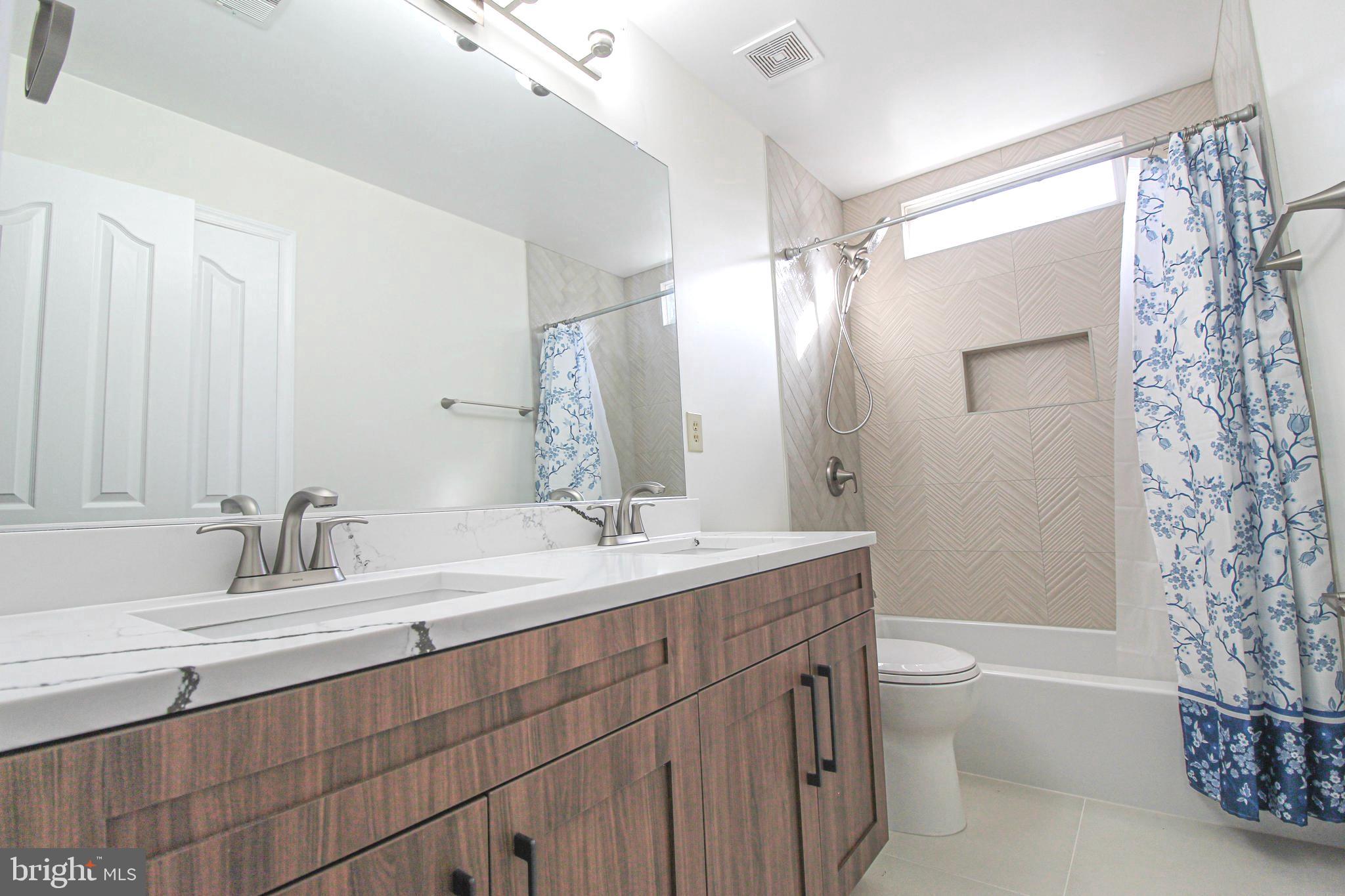 VILLAGE OF RIVER HILL - Residential