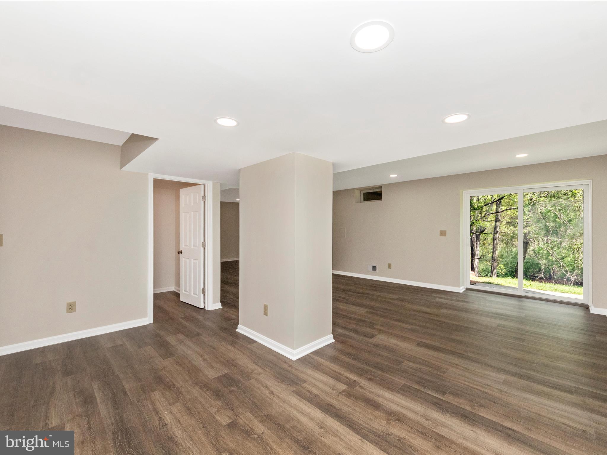 VILLAGE OF RIVER HILL - Residential