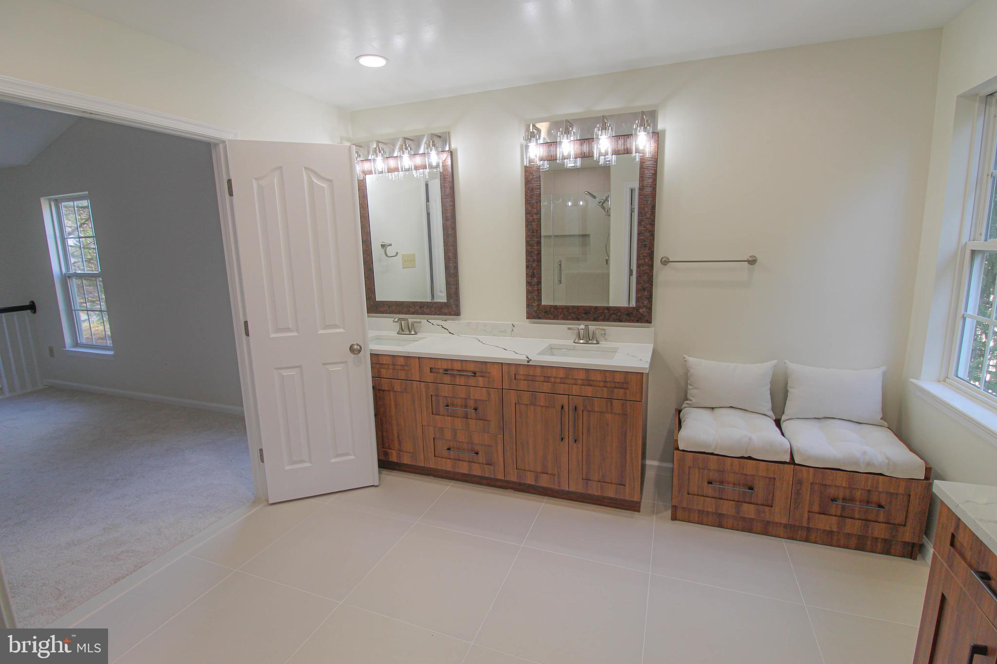 VILLAGE OF RIVER HILL - Residential