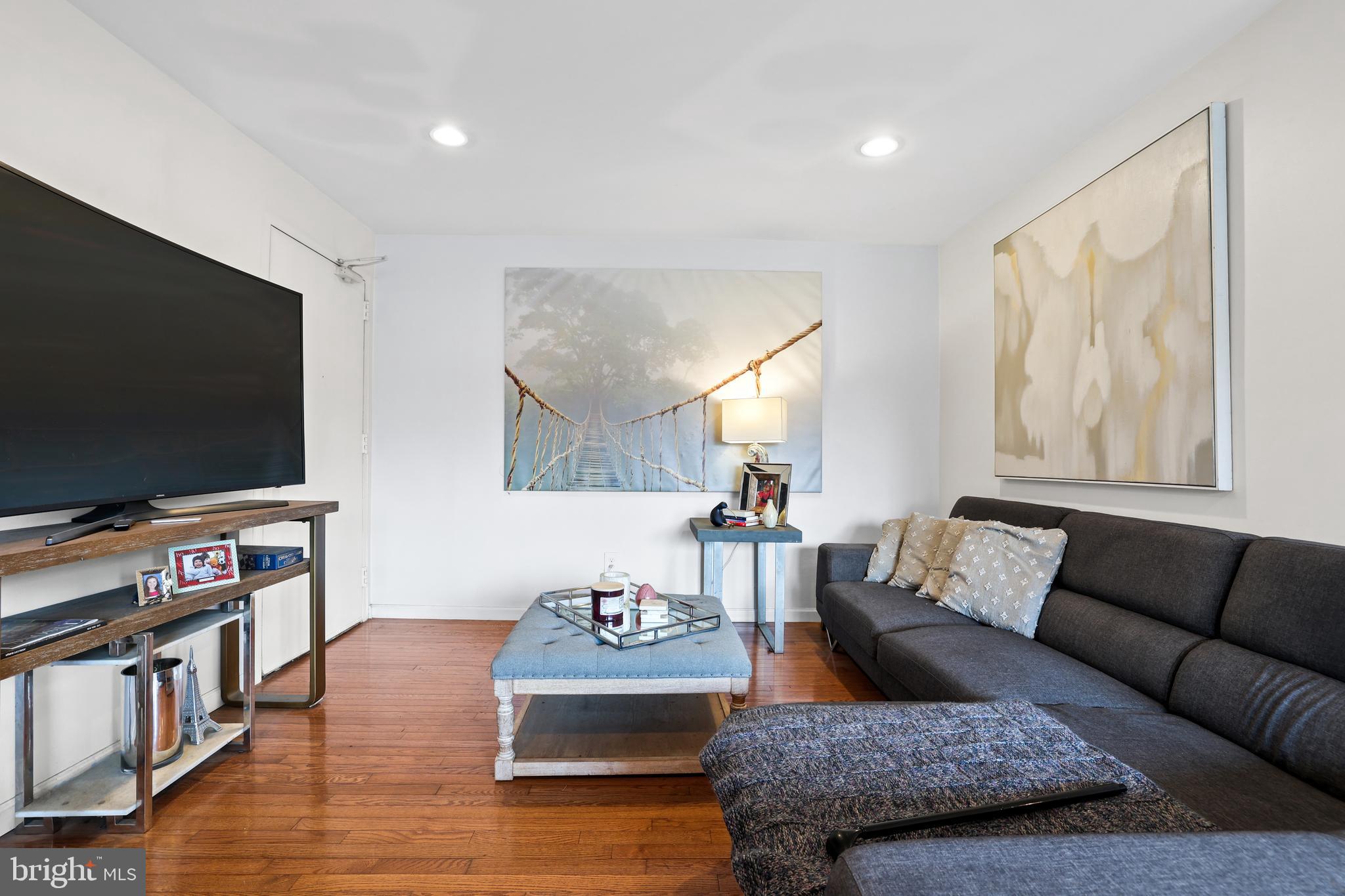 7528 SAVANNAH STREET T4